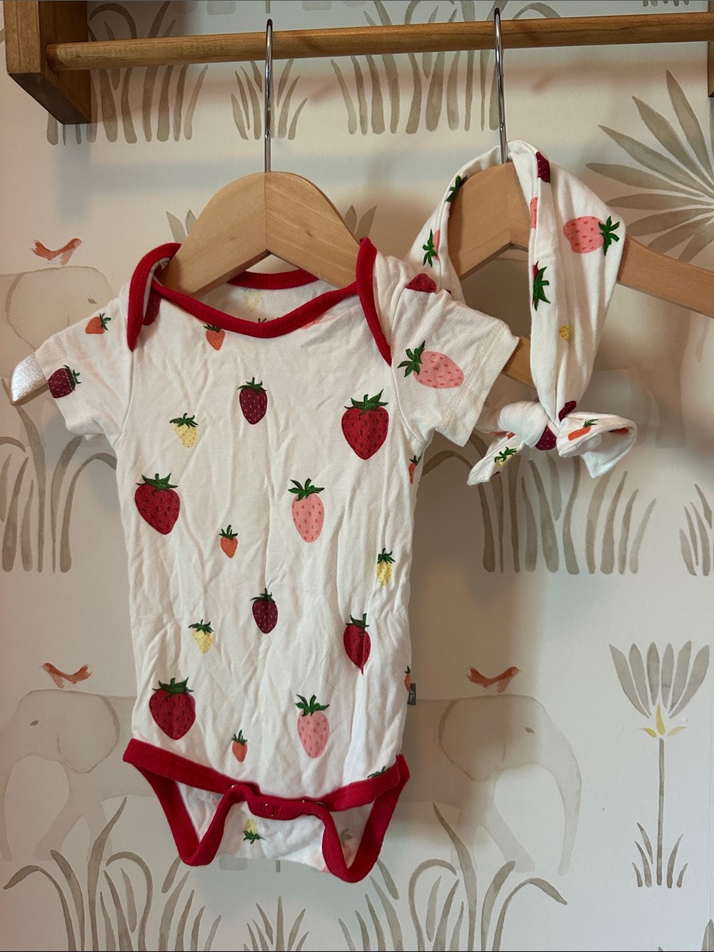 Kyte Baby Strawberry Bodysuit with Headband